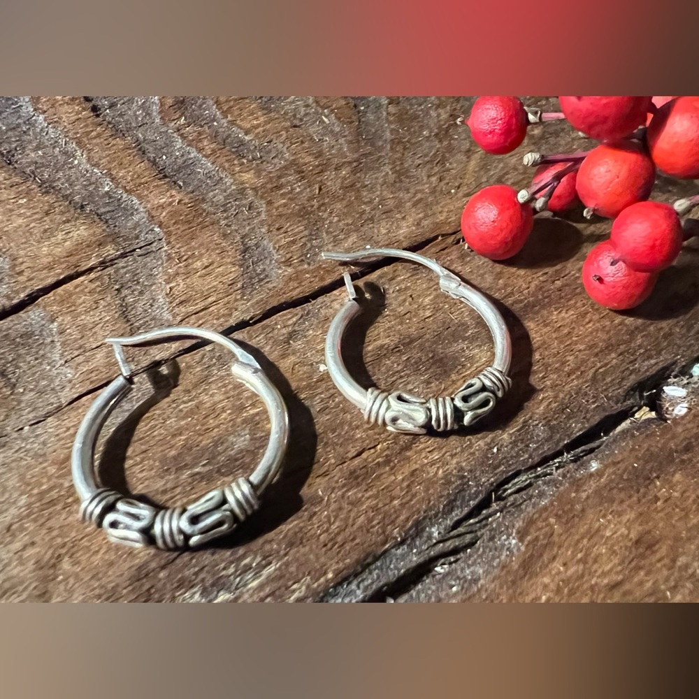 Bali Balinese Silver Earrings Hoops 1.5 cm Tubes Small Latch Mod Oxidized Thai - Picture 3 of 7